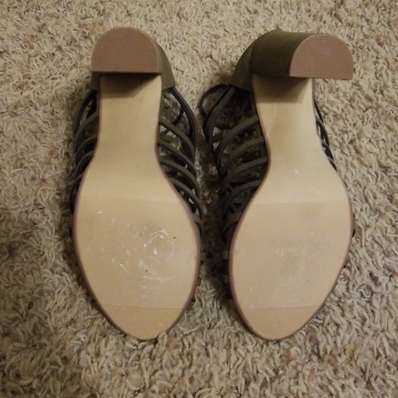 Sandals - Picture 4 of 4